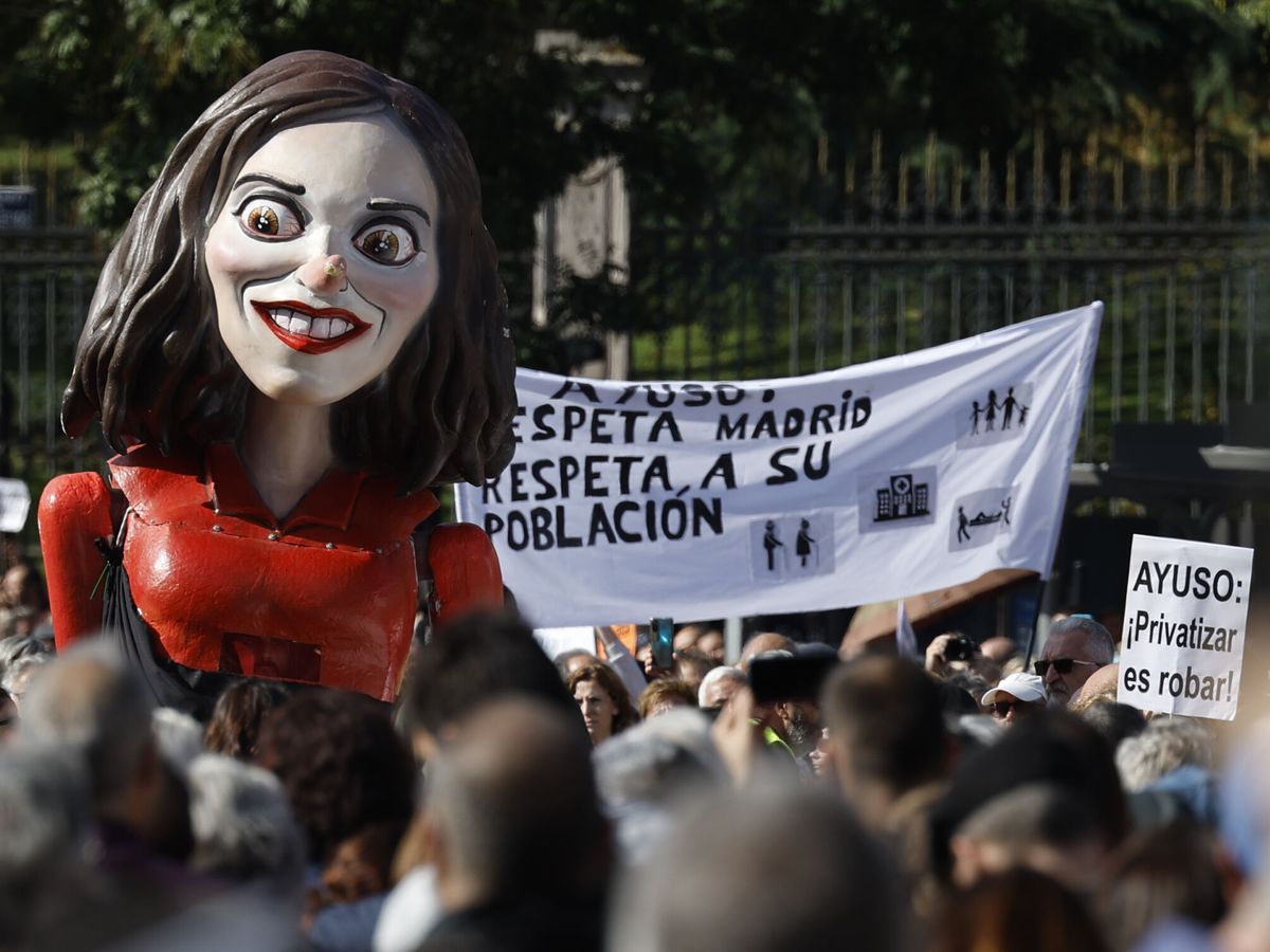 Foto: Manifestación por la Sanidad pública en Madrid. (EFE/Sergio Pérez)