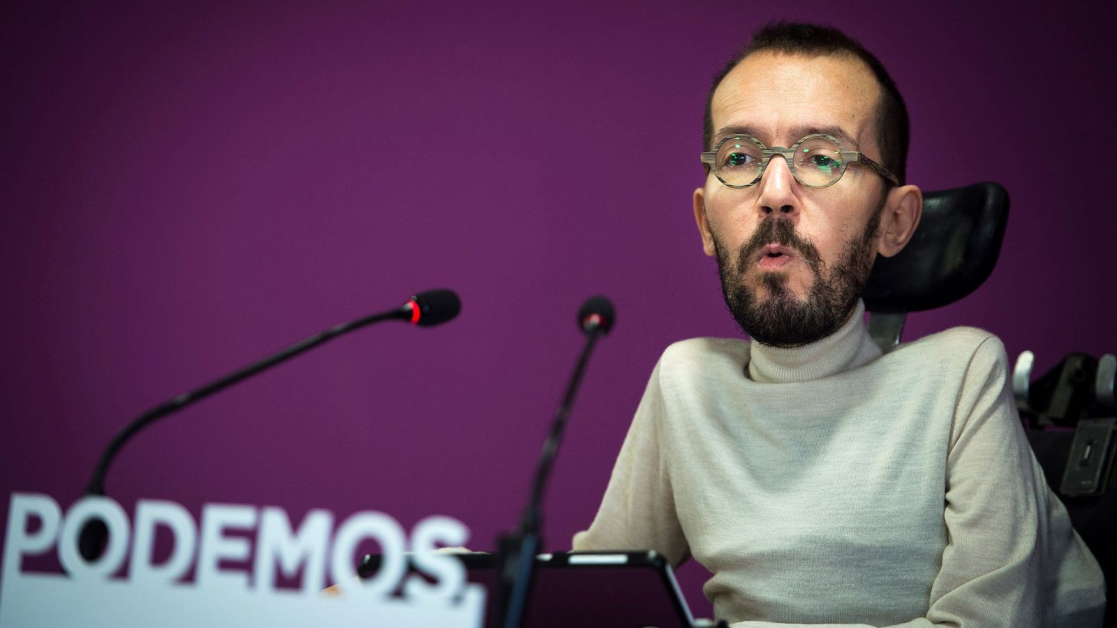 Foto: El secretario de Organización de Podemos, Pablo Echenique, en rueda de prensa esta mañana en Madrid. (EFE) 
