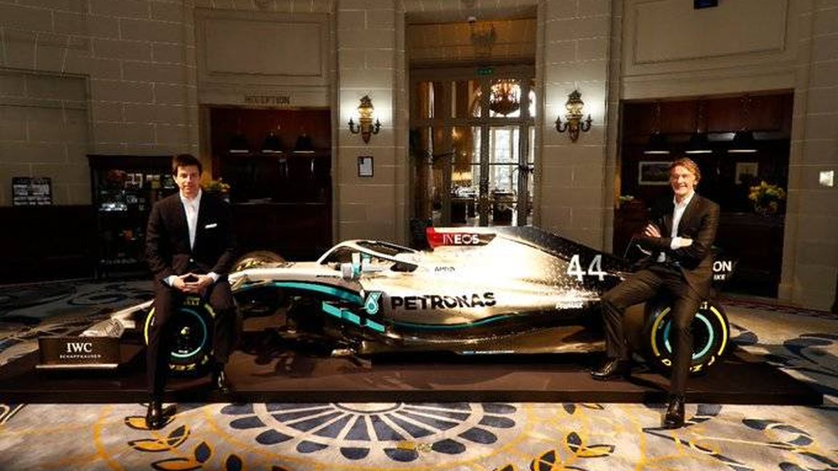 Las señales que indican que algo pasa en torno a Mercedes en la F1. ¿Se vende a Ineos?