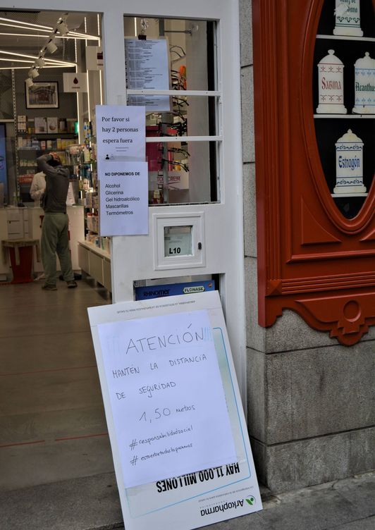 Farmacia del barrio madrileño de Lavapiés el 16 de marzo.(M. García)