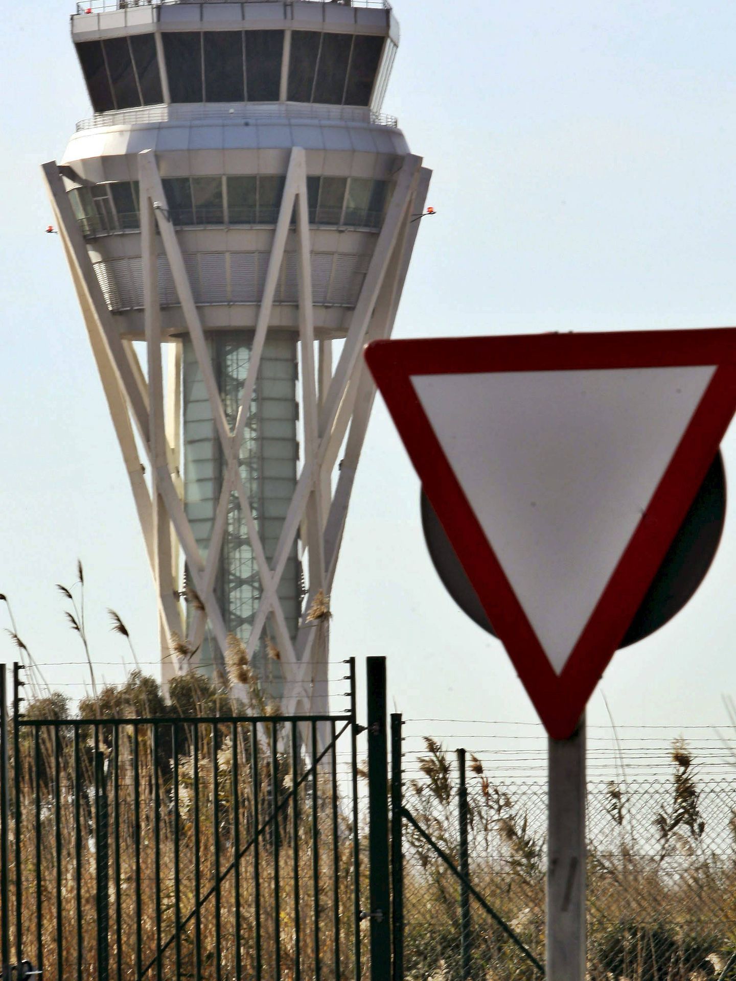 Torre de control de Barajas. (EFE)
