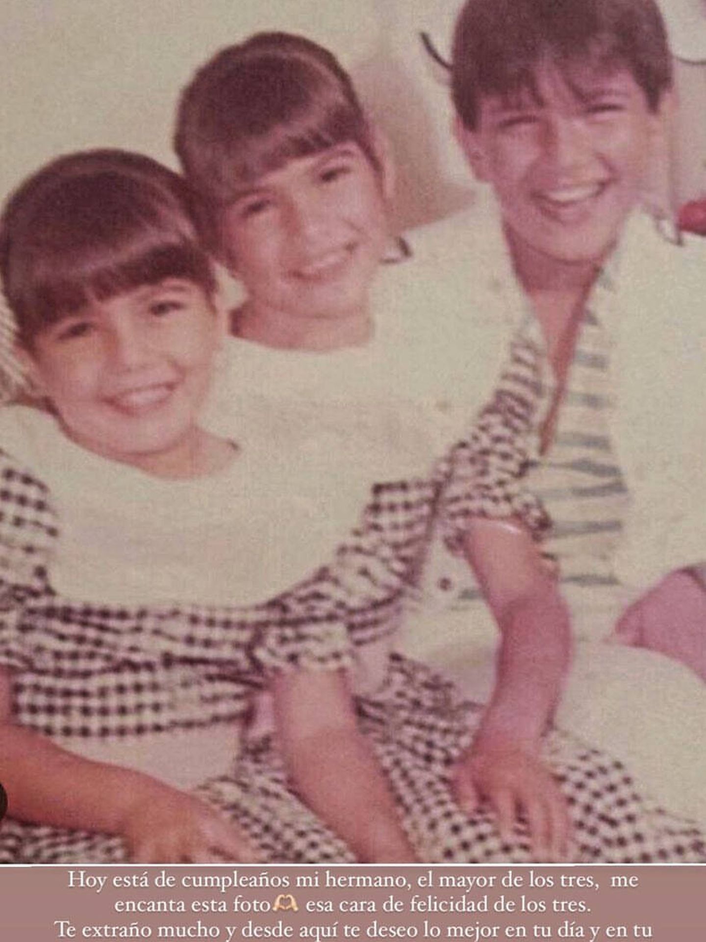  Virgina Troconis y sus hermanos. (Instagram/@virtroconis)