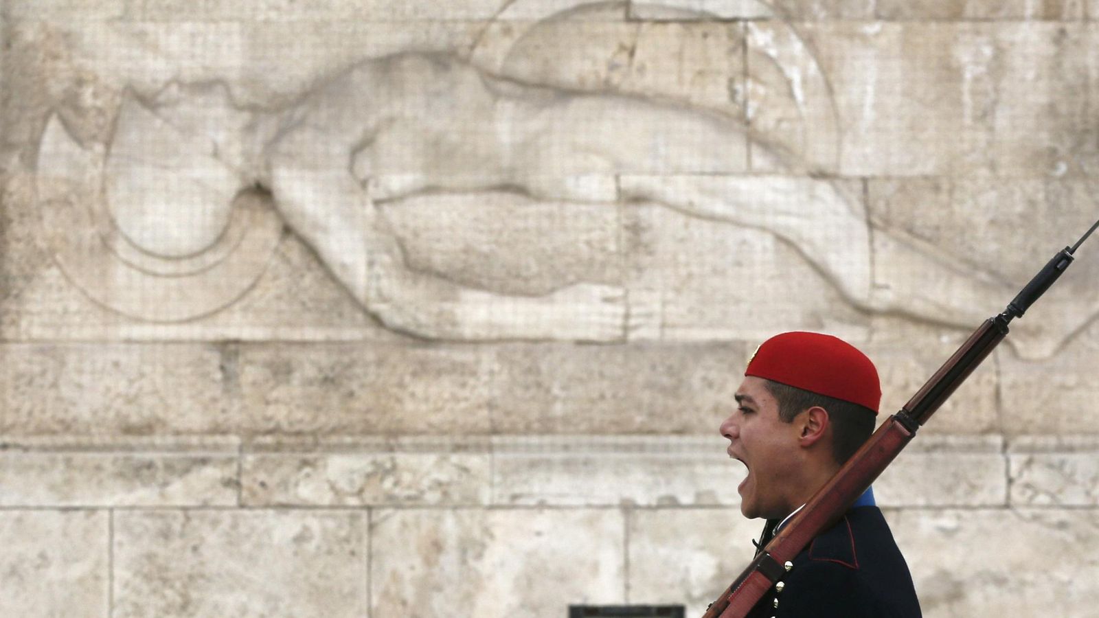 Foto: Un miembro de la Guardia Presidencial griega (Reuters)