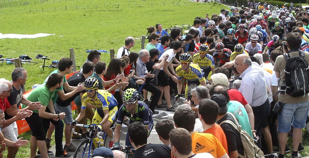 Contador y Valverde, comandando el grupo de cabeza.