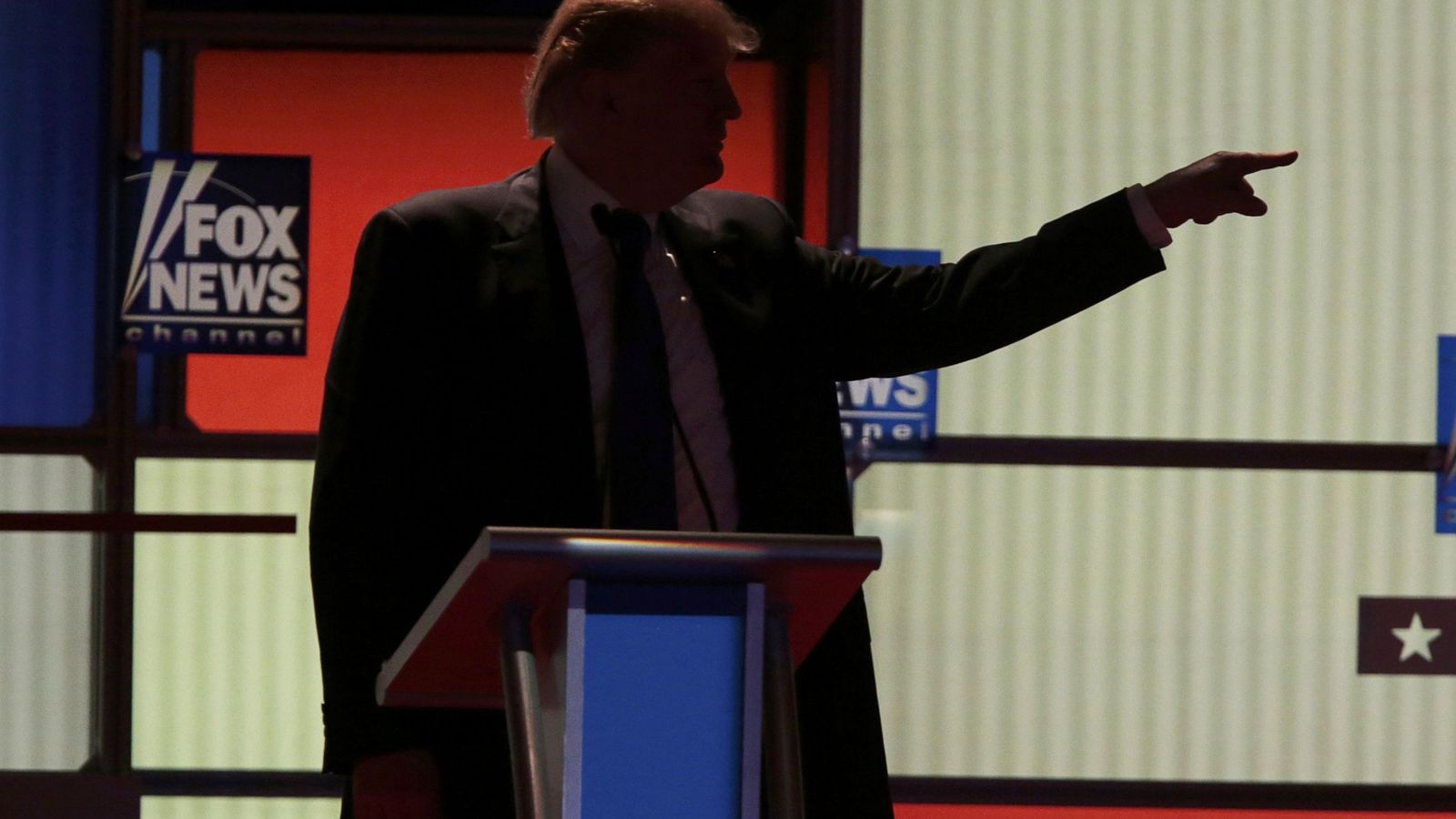 Foto: Donald Trump durante una pausa en el debate republicano en Detroit, el 3 de marzo de 2016 (Reuters)