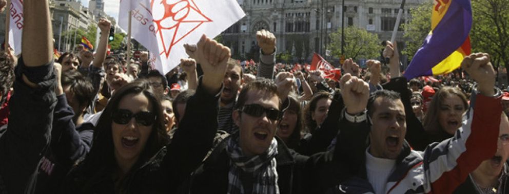 Foto: Miles de personas exigen en Madrid soluciones a la crisis