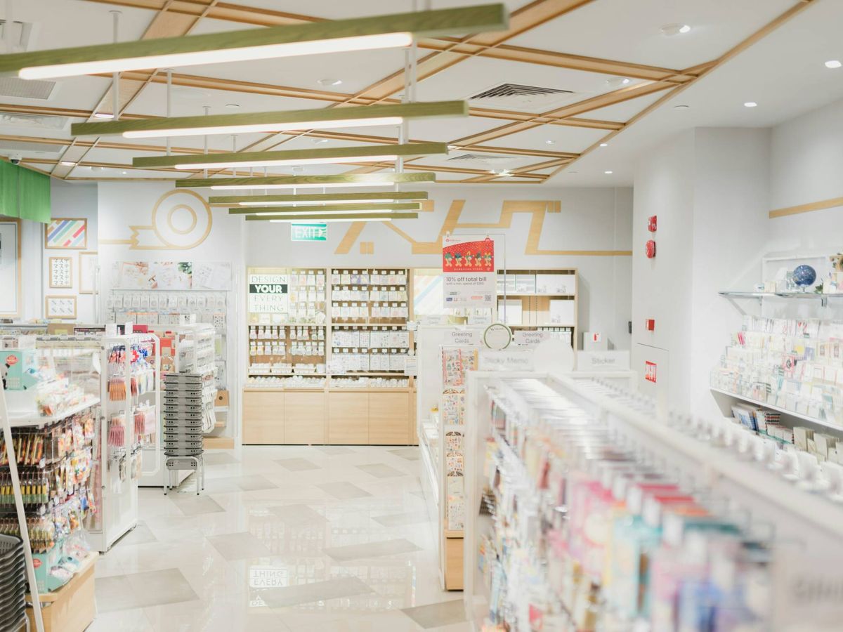 Foto: La farmacia ofrece asesoría y expertise (Nathaniel Yeoh para Unsplash)