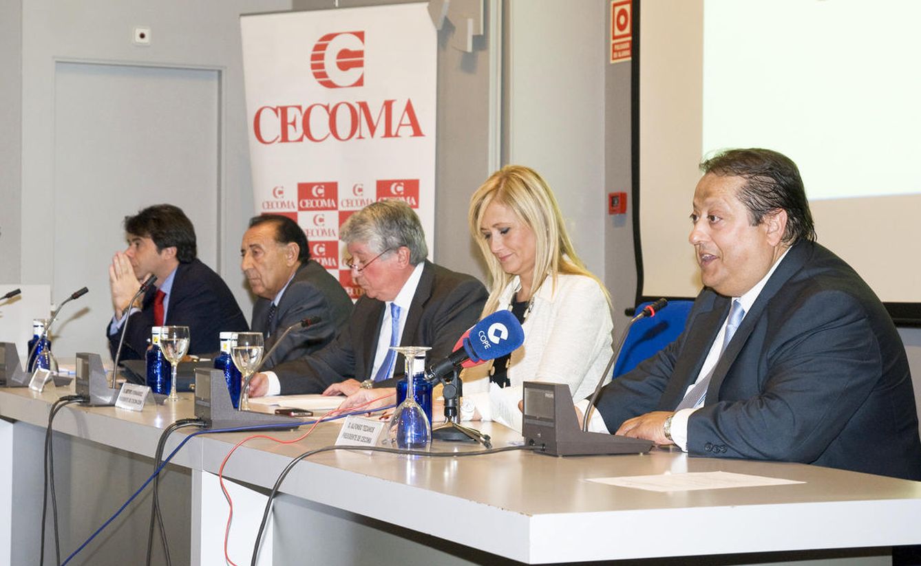 De izquierda a derecha, Percival Manglano, Salvador Santos Campano, Arturo Fernández, Cristina Cifuentes y Alfonso Tezanos en un acto en el Instituto de Formación Empresarial en 2012.