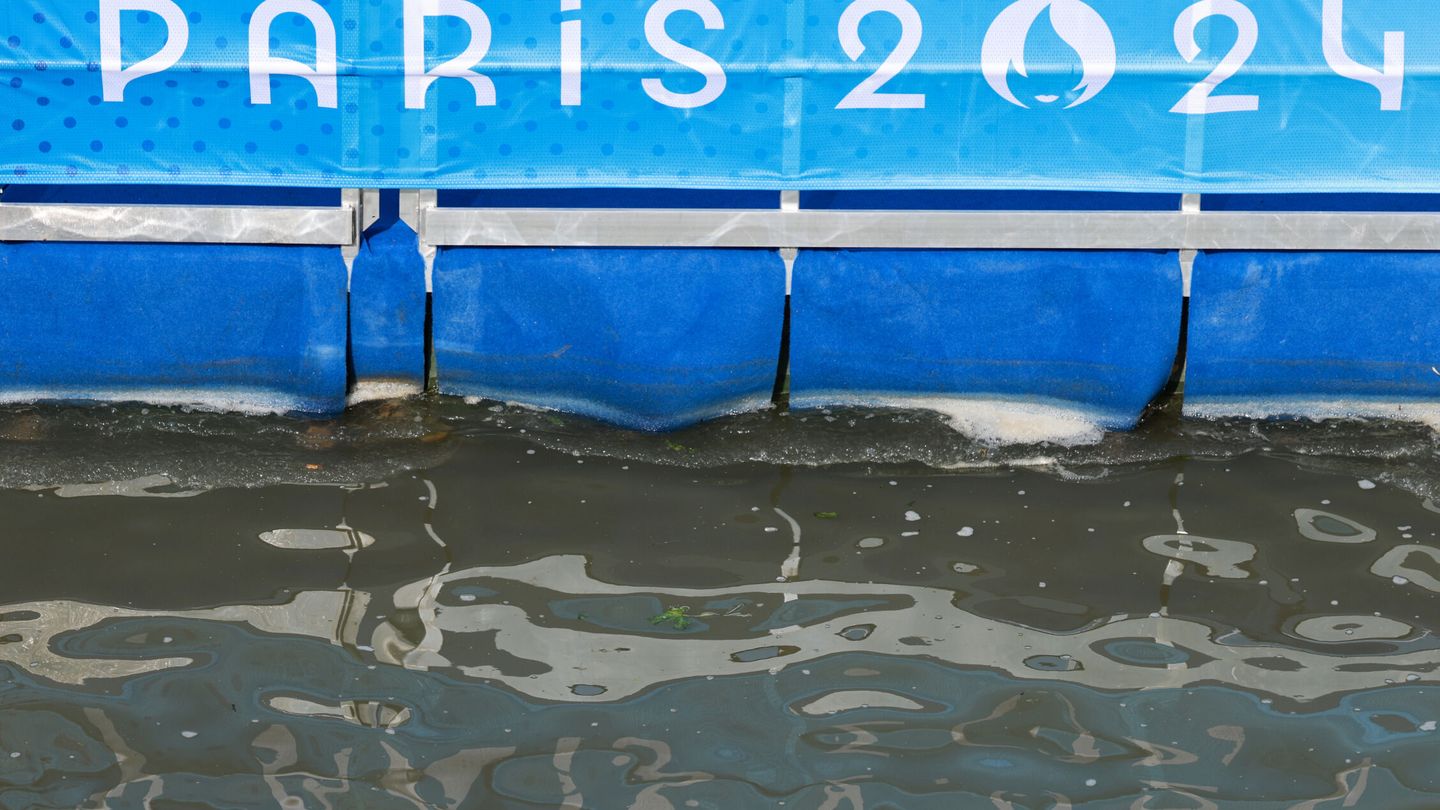 Las turbias aguas del Sena, estos días. (AFP7)