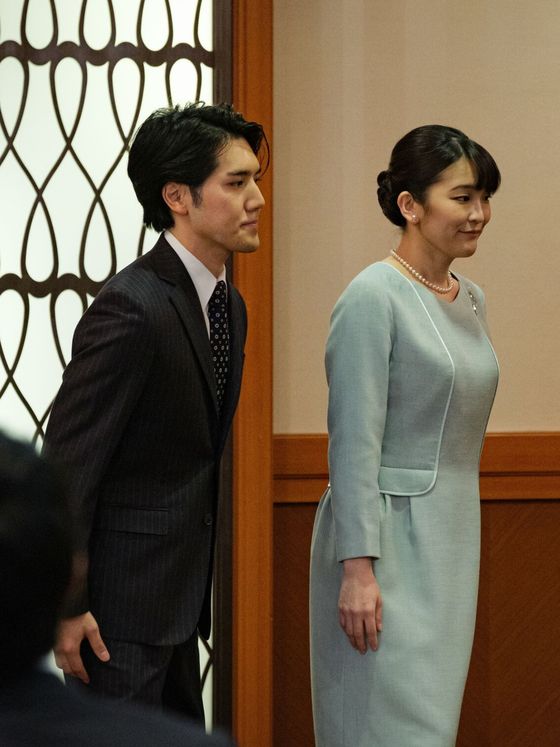 Mako de Japón y Kei Komuro, el día de su boda. (EFE/Pool/Nicola Datiche)
