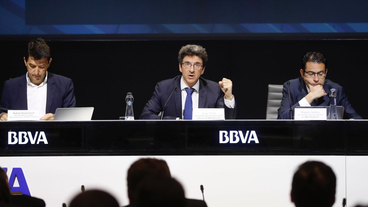 BBVA rebaja al 2,2% su previsión de crecimiento y advierte del impacto del SMI