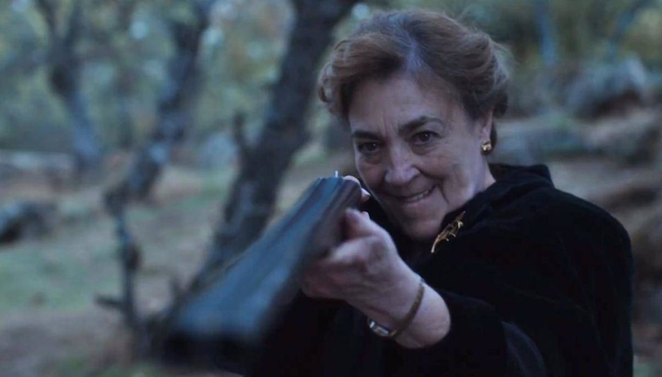 Carmen Maura en la miniserie 'Alguien tiene que morir'. (Netflix)