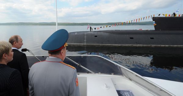 Foto: Fotografía de archivo que muestra al presidente ruso, Vladímir Putin, durante una visita a un submarino. (EFE)