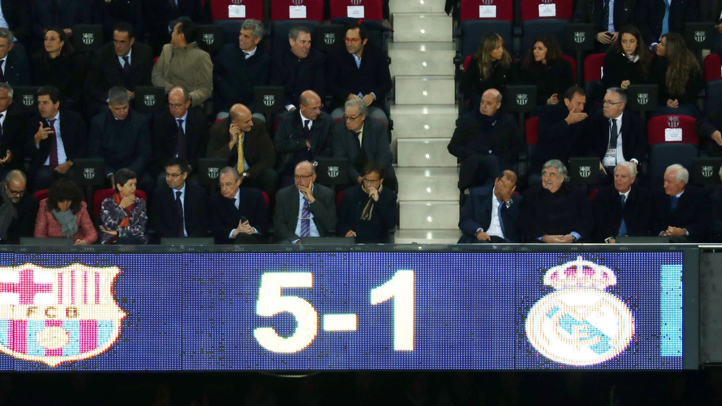 El palco del Camp Nou, con Florentino Pérez en él. (EFE)