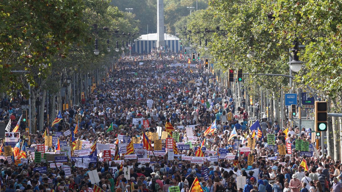 Directo atentados Barcelona y Cambrils: Aplausos a sanitarios y policía, abucheos a los políticos y al Rey Felipe