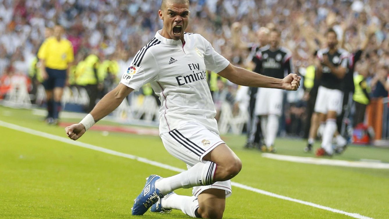 Foto: Pepe celebra su tanto frente al Barcelona en el Bernabéu (Reuters).