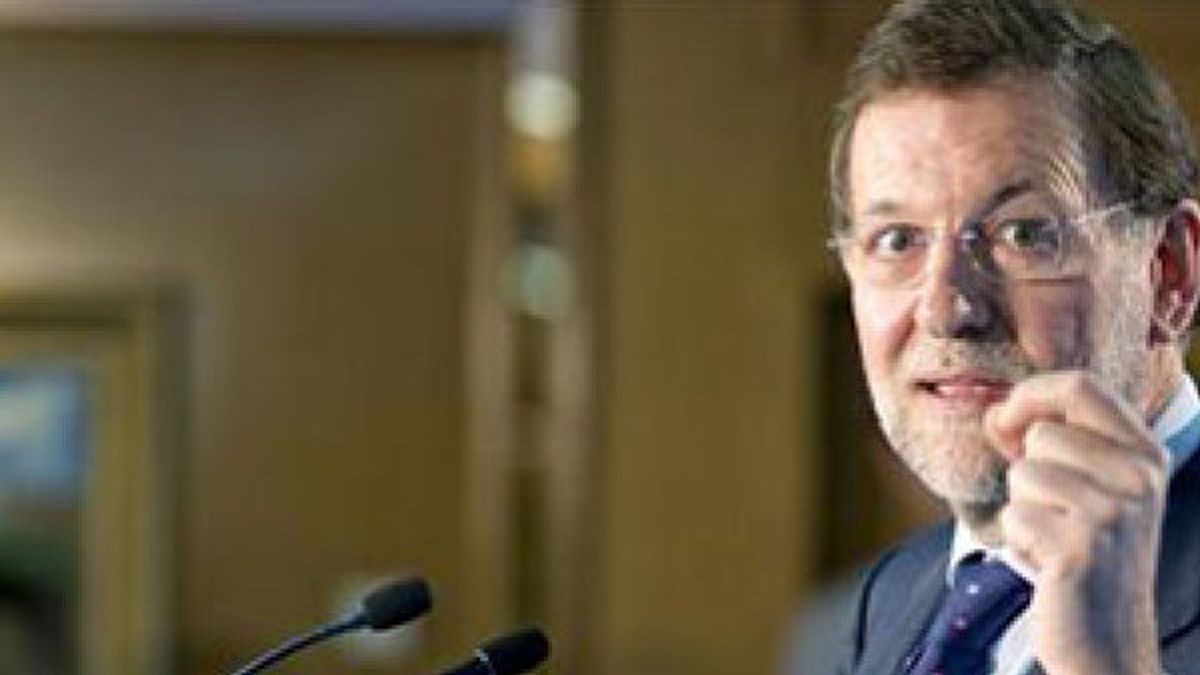 Rajoy dice que el "triste" dato del paro es el "peor de la historia" y que el PP "no se va a resignar"