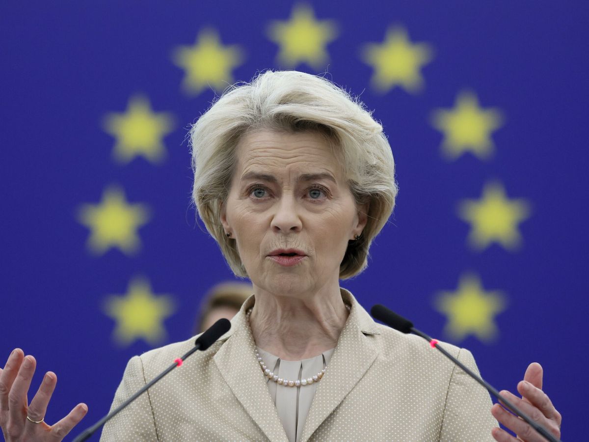 Foto: La Presidenta de la Comisión Europea, Ursula von der Leyen, durante el debate sobre Seguridad y Defensa Europeas en el Parlamento Europeo. (EFE / Ronald Wittek)