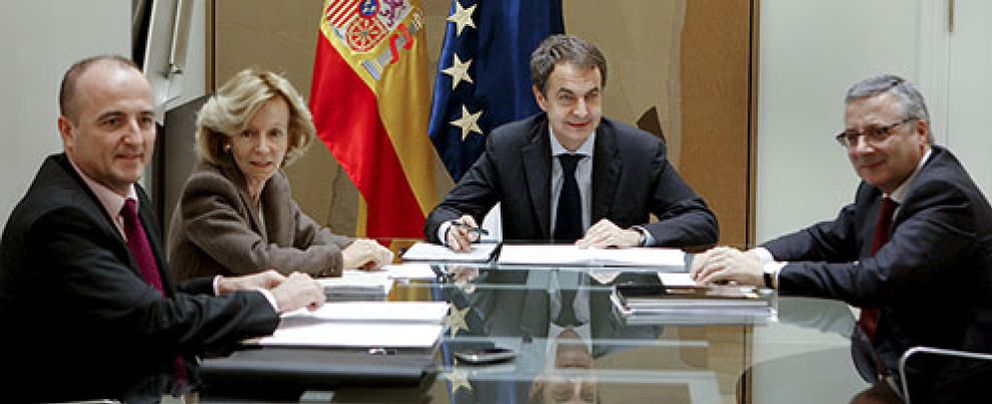 Foto: Zapatero pierde confianza en De la Vega y la margina del 'triunvirato' anticrisis