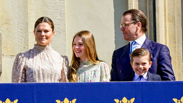 Los príncipes Victoria y Daniel junto a sus dos hijos (CordonPress)