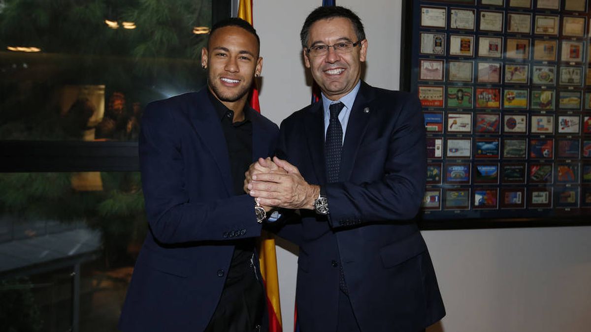 Neymar firma la renovación de un contrato que le vincula al Barça hasta 2021
