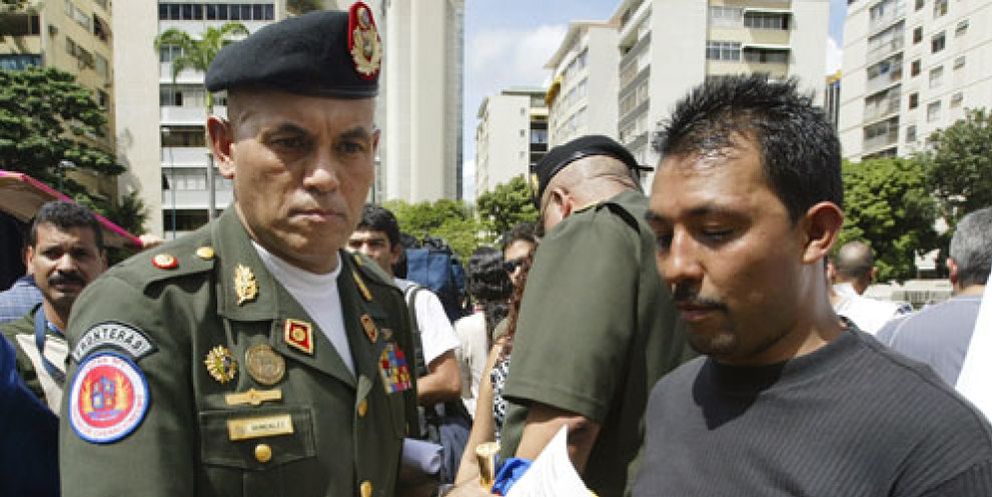 Foto: Chávez vuelve a desafiar a Zapatero y exige ahora la extradición de un opositor venezolano