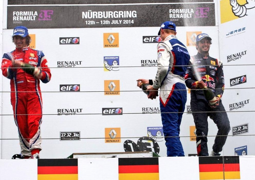 Foto: Roberto Merhi (i) en su reciente podio de Nurburgring junto a Sirotkin y Sainz Jr.