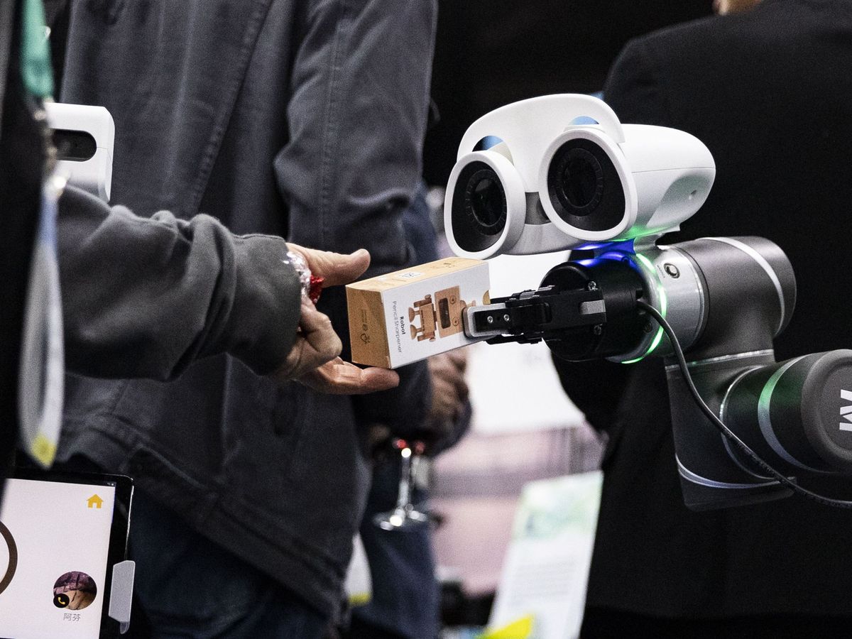 Foto: Un robot en la feria de electrónica de consumo de Las Vegas. (Efe)