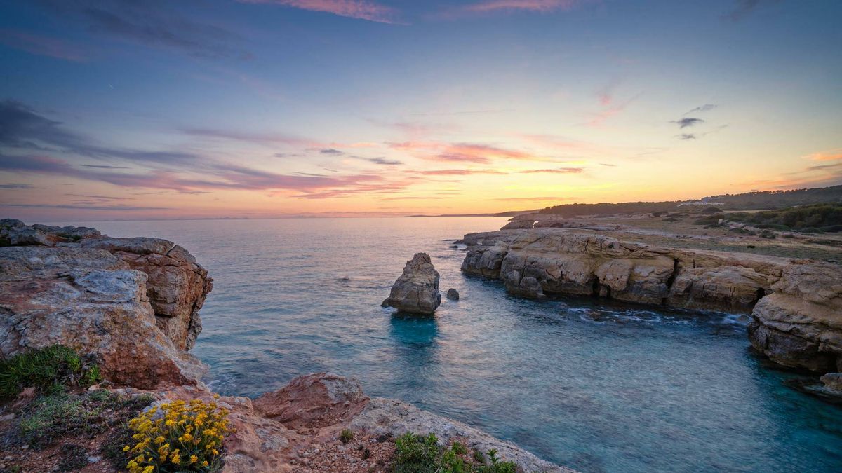 Ni Santorini ni Ibiza: esta es la isla de Europa que se ha convertido en el destino del verano