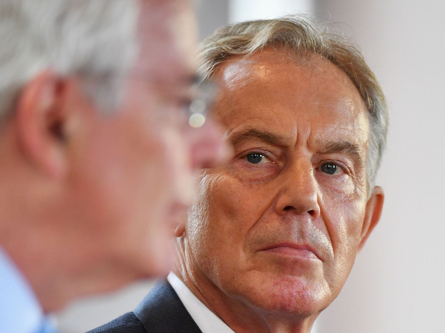 Los ex 'premiers' Blair y Major (en primer plano) son referentes hoy de la campaña para celebrar un segundo referendo (REUTERS)