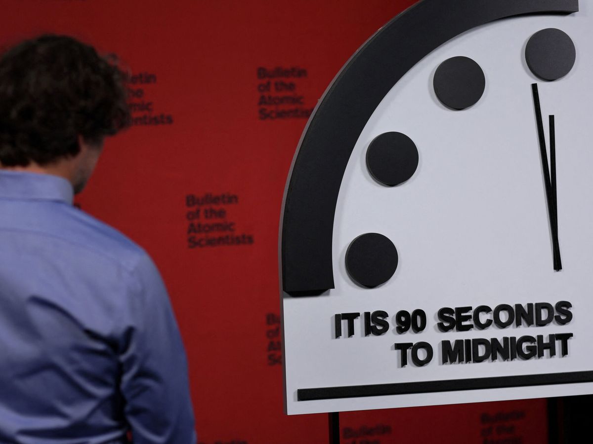 Foto: El Reloj del Apocalipsis seguirá marcando la hora 23:58:30 (REUTERS/Leah Millis)