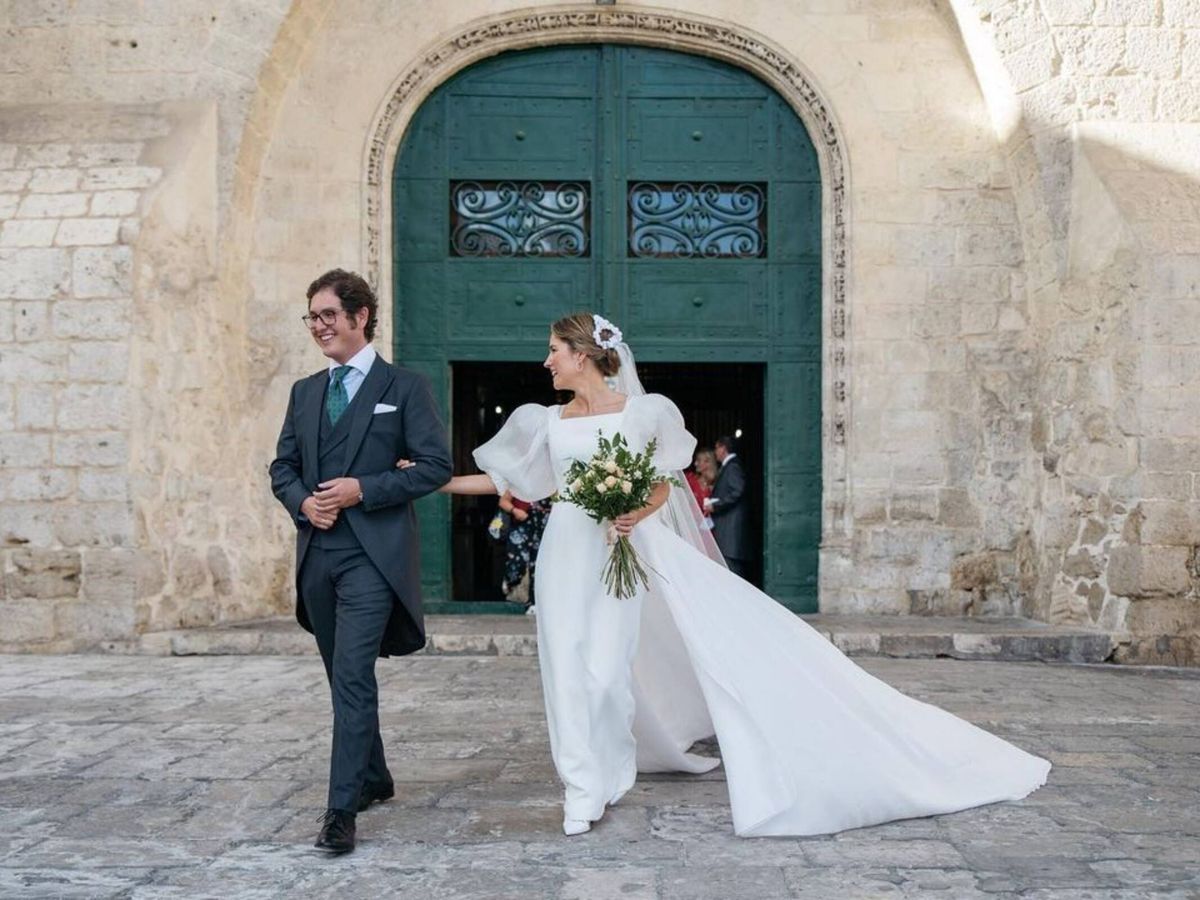 Cómo elegir tu vestido de novia para una ceremonia religiosa: hablan los  expertos