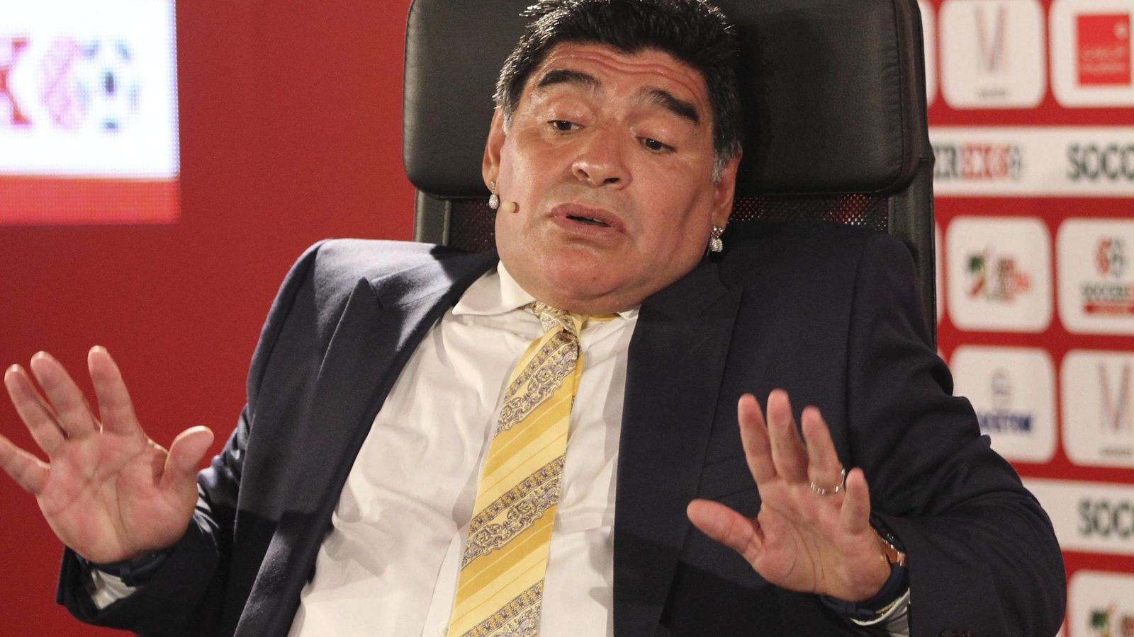 Foto: Maradona acusa a Platini de haber amañado "167 partidos".