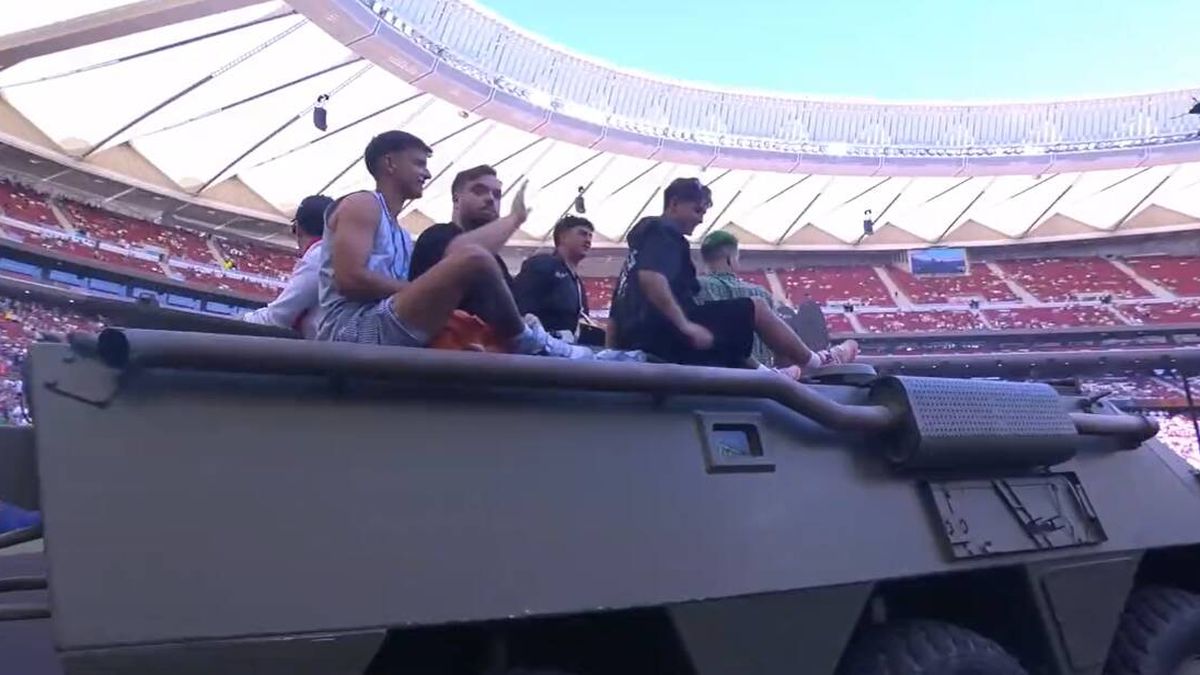 Final Four Kings League: así entraron los presidentes a bordo de un tanque en el Metropolitano