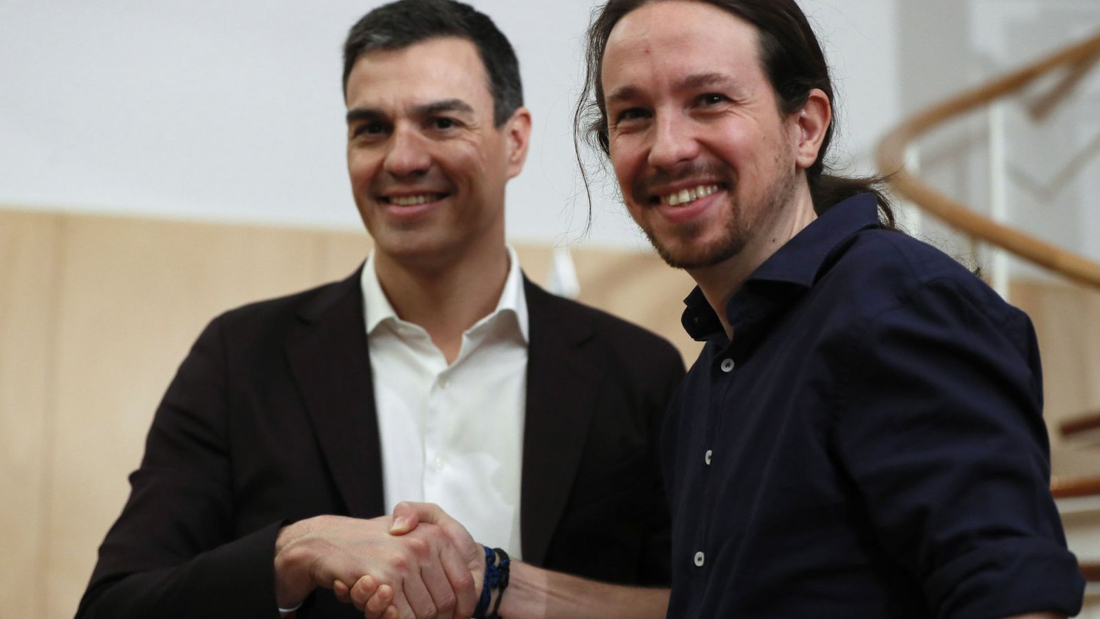 Foto: Sánchez e Iglesias durante un reunión en el Congreso. (EFE)