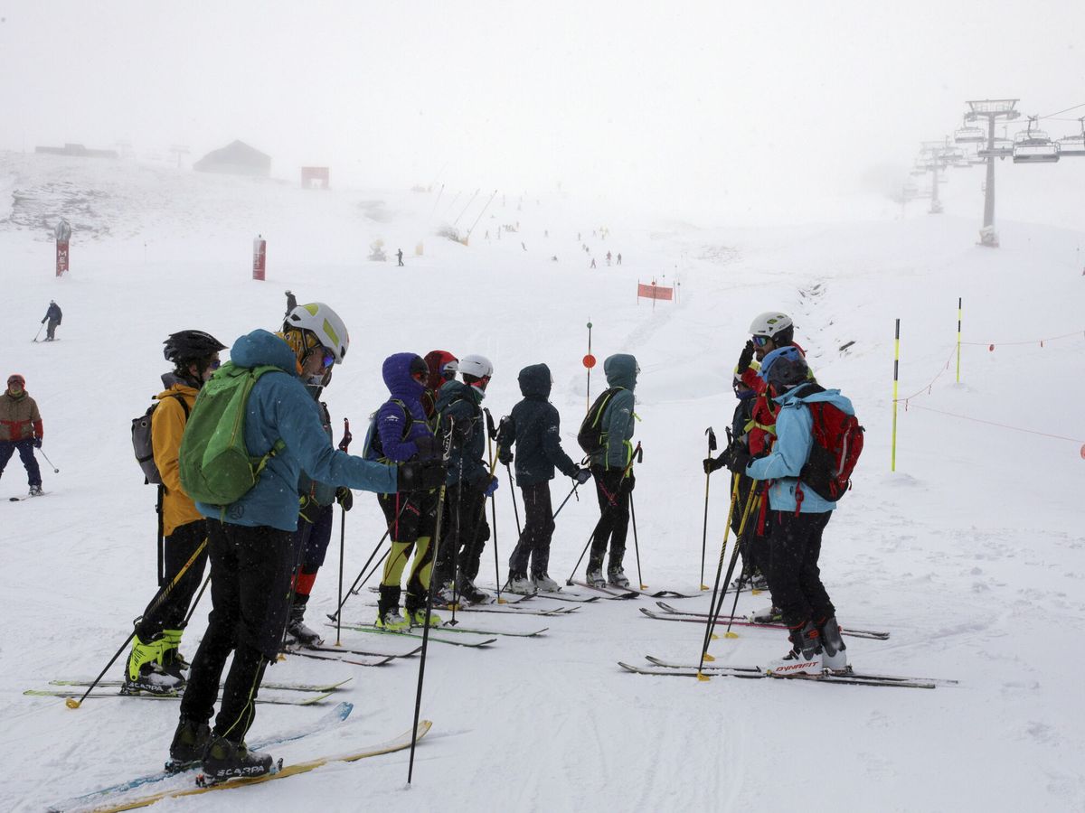 Foto: Estas son las pistas de esquí de España que abren durante el puente de diciembre.(EFE / Pepe Torres)