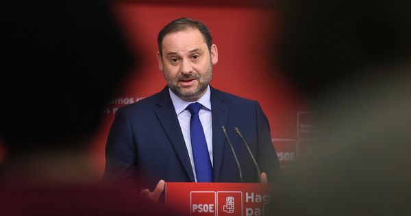 Foto: José Luis Ábalos, secretario de Organización del PSOE, este 26 de abril en rueda de prensa en Ferraz. (EFE)