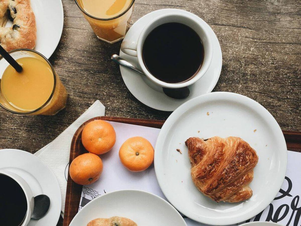 Por qué siempre terminamos desayunando lo mismo (y no, no es por placer)
