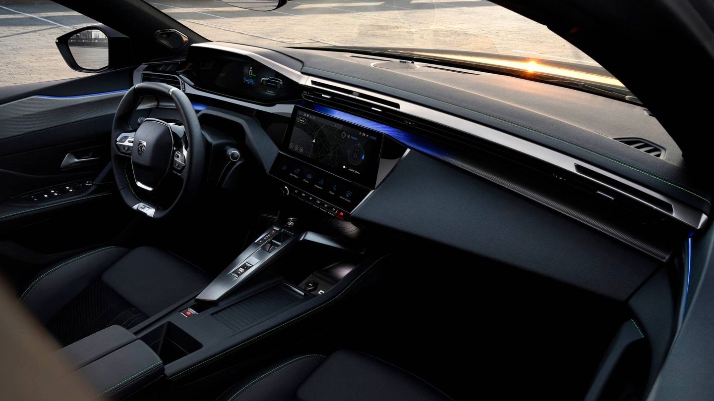 El puesto de conducción Peugeot i-Cockpit ha evolucionado, y ahora ofrece instrumentación digital 3D y pantalla táctil de 10 pulgadas con nuevos mandos en la consola.