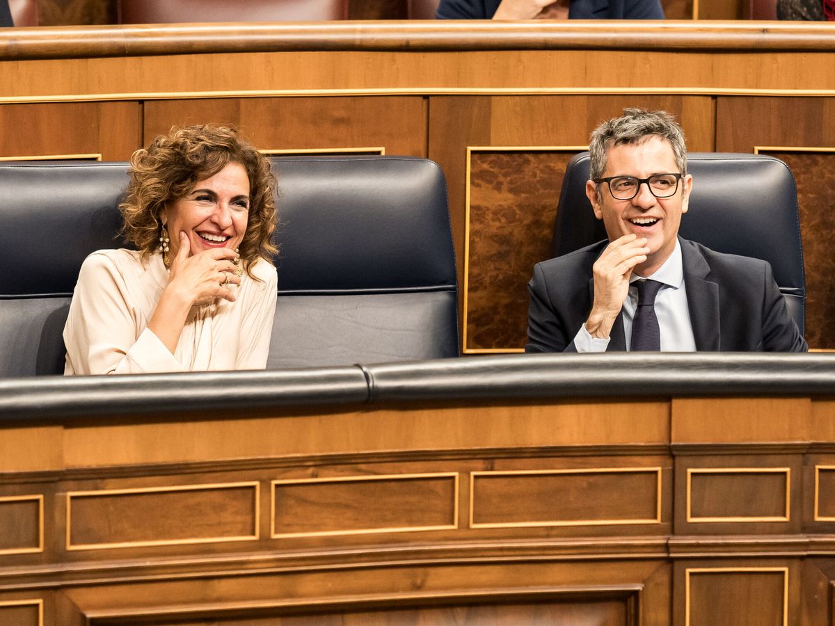 Foto: La vicepresidenta cuarta y ministra de Hacienda y Función Pública, María Jesús Montero junto a Bolaños. (Europa Press)