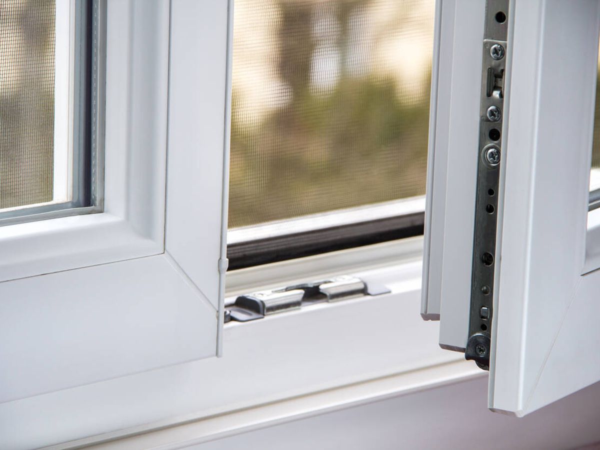 Foto: Abrir las ventanas o mantenerlas cerradas es una de las cuestiones más frecuentes durante el verano (iStock)