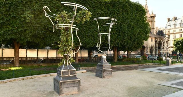 'Vases des Tuileries', Place du Louvre, París 2021. (Roberto Battistini)