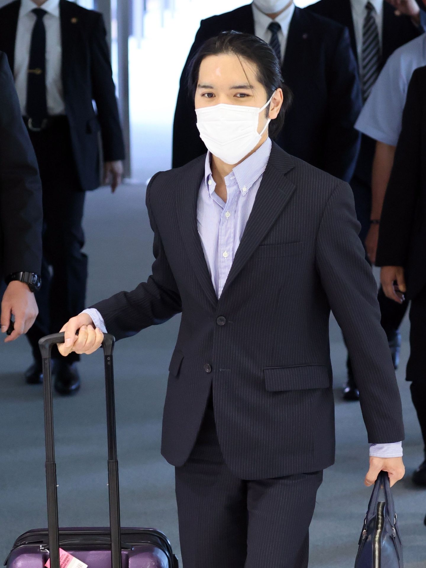 Kei Komuro, en su regreso a Japón. (Reuters)