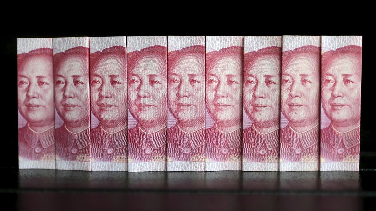 El yuan chino seguirá fuera de la cesta de monedas del FMI hasta septiembre de 2016