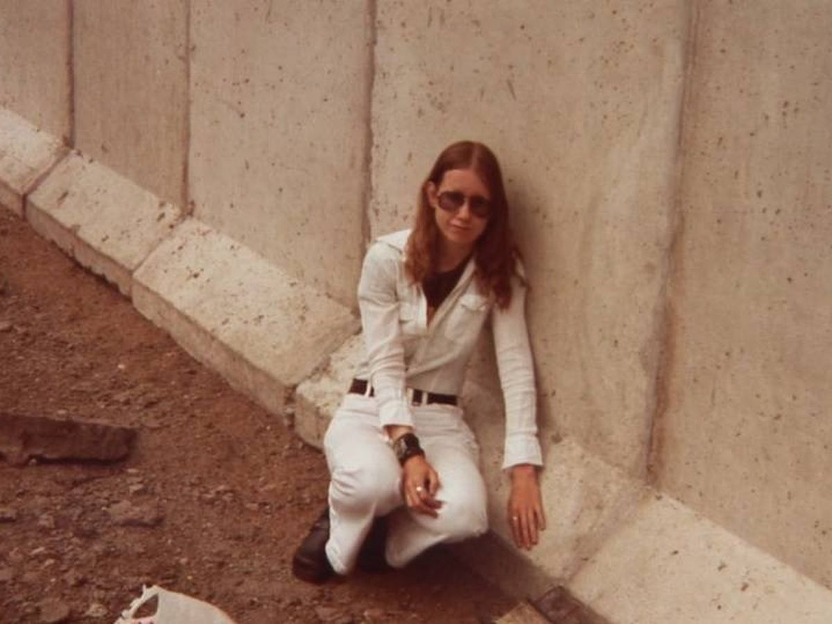 Foto: Captura de pantalla del documental 'Frau Berliner Mauer' de la artista Julie Herskovits. (2012)