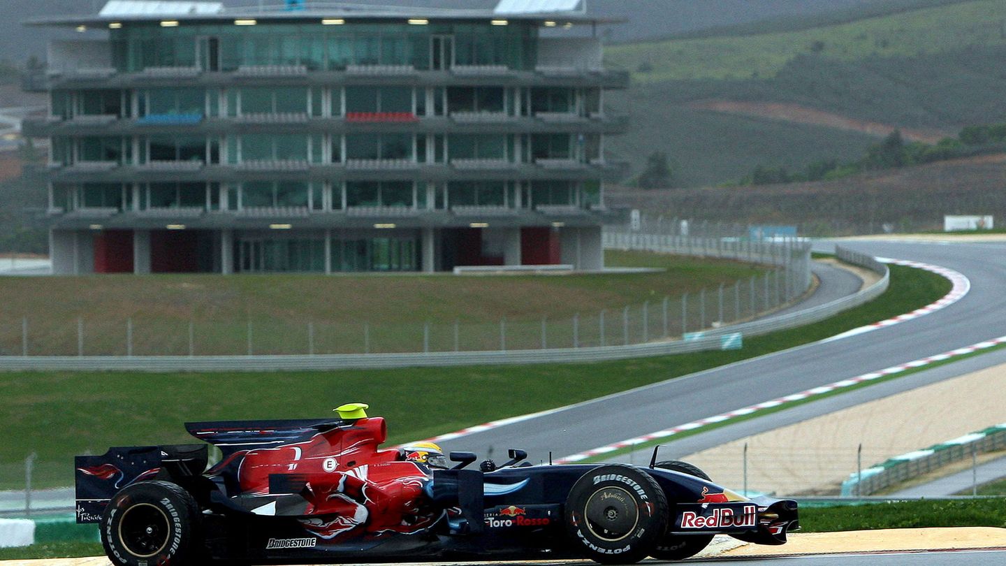 La F1 llegó a Portimao en 2008, y el récord todavía está en manos de Sebastian Buemi (EFE)