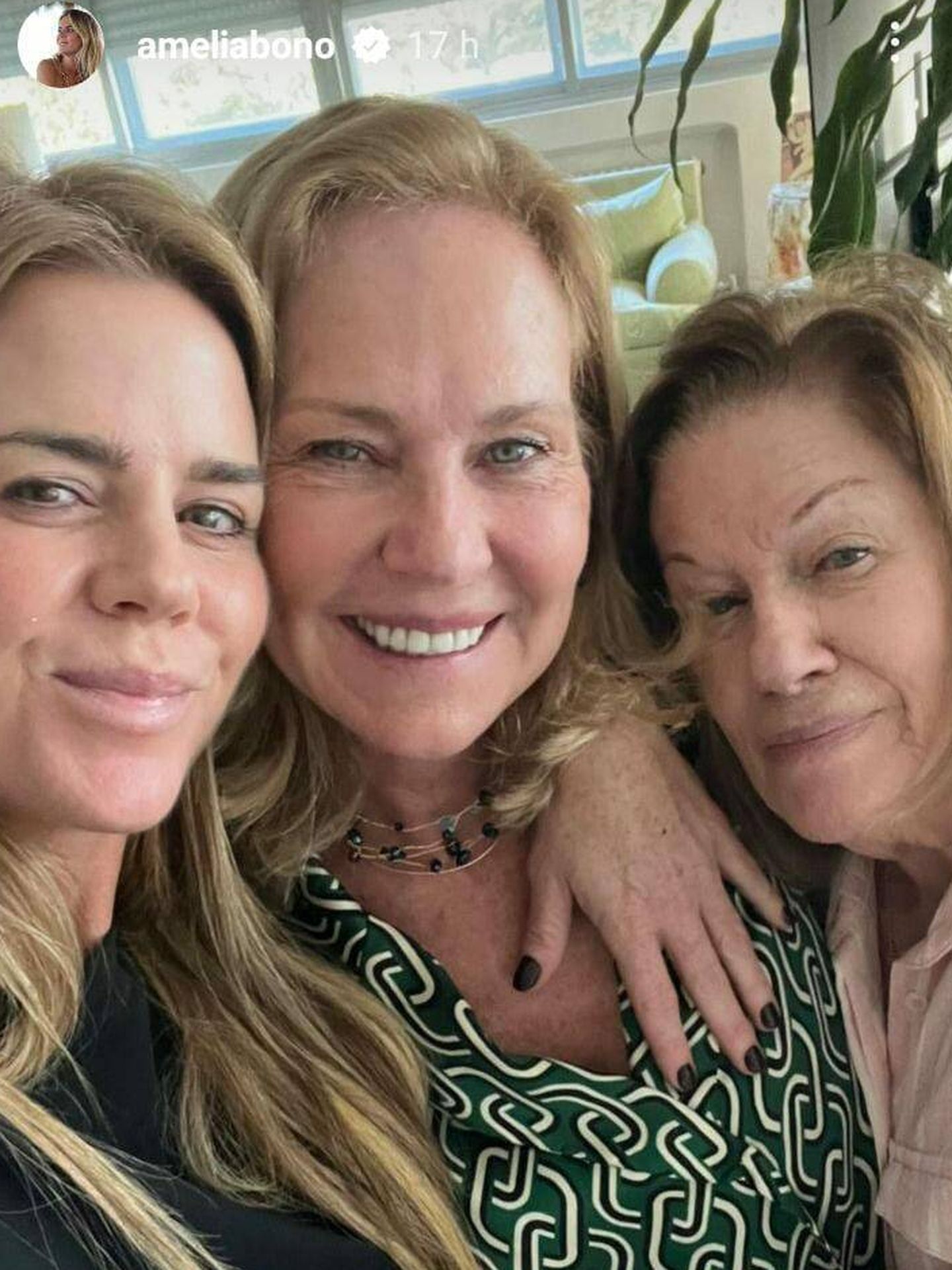 Amelia Bono publica esta fotografía junto a su madre, Ana Rodríguez Mosquera, y su suegra, Natalia Figueroa. (Instagram/@ameliabono)