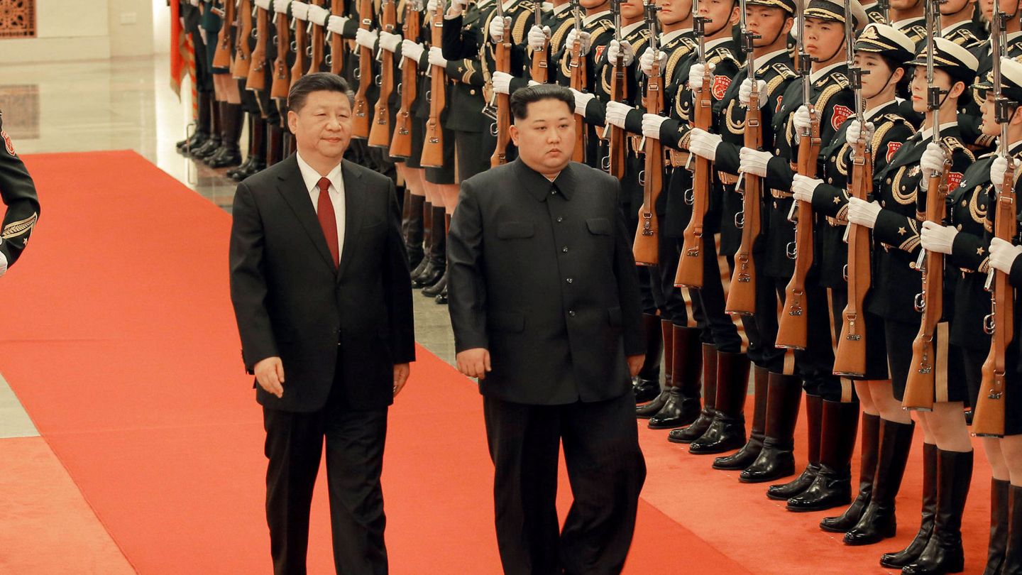 El líder norcoreano Kim Jong-Un y presidente chino Xi Jinping. (Reuters)