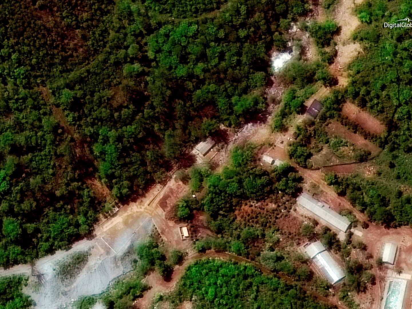 Imágenes de satélite del centro de pruebas de Punggye-ri, en la provincia de North Hamgyong. (Reuters) 