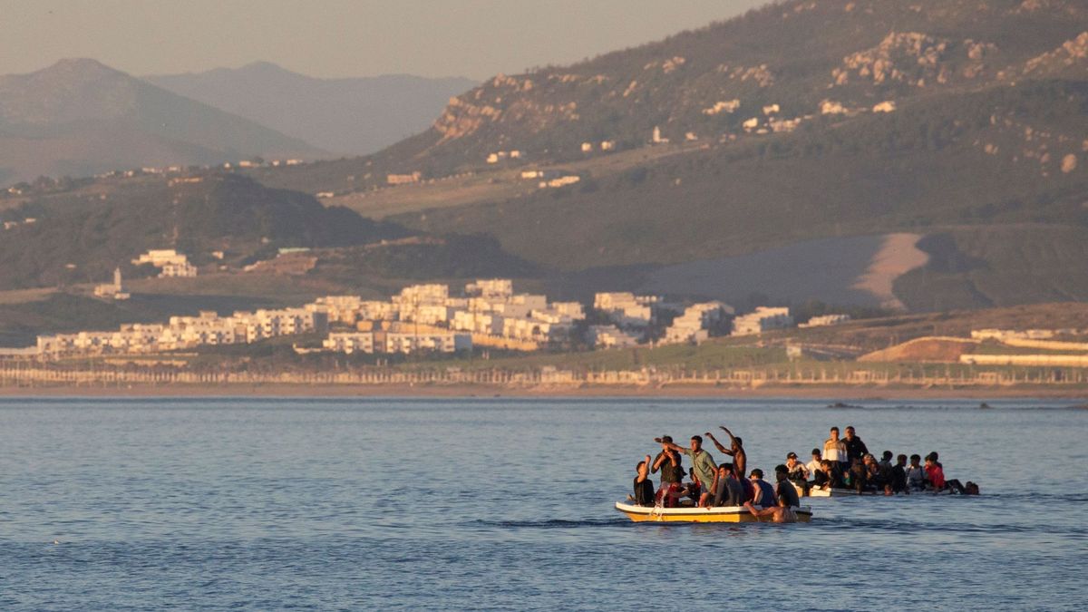Hallan el cadáver de un inmigrante flotando cerca de la costa de Ceuta